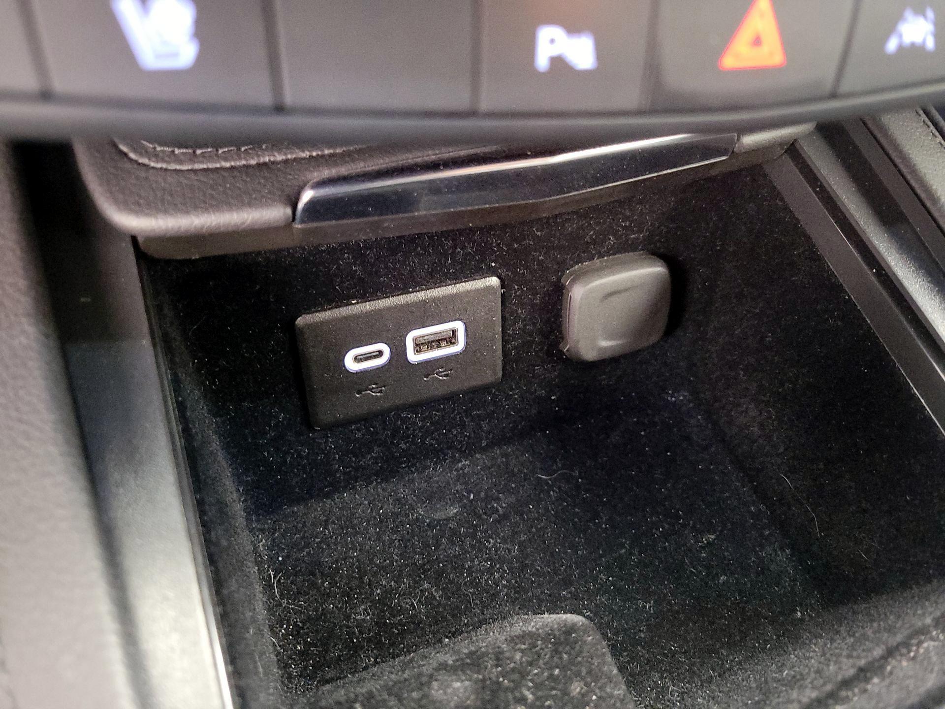 Thumbnail: 2024 Cadillac XT4 - 18