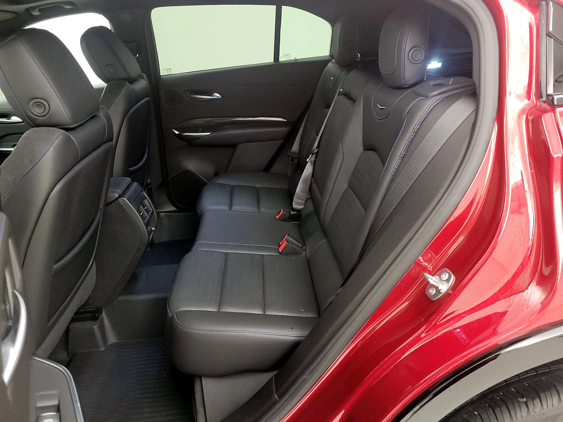 Thumbnail: 2024 Cadillac XT4 - 20