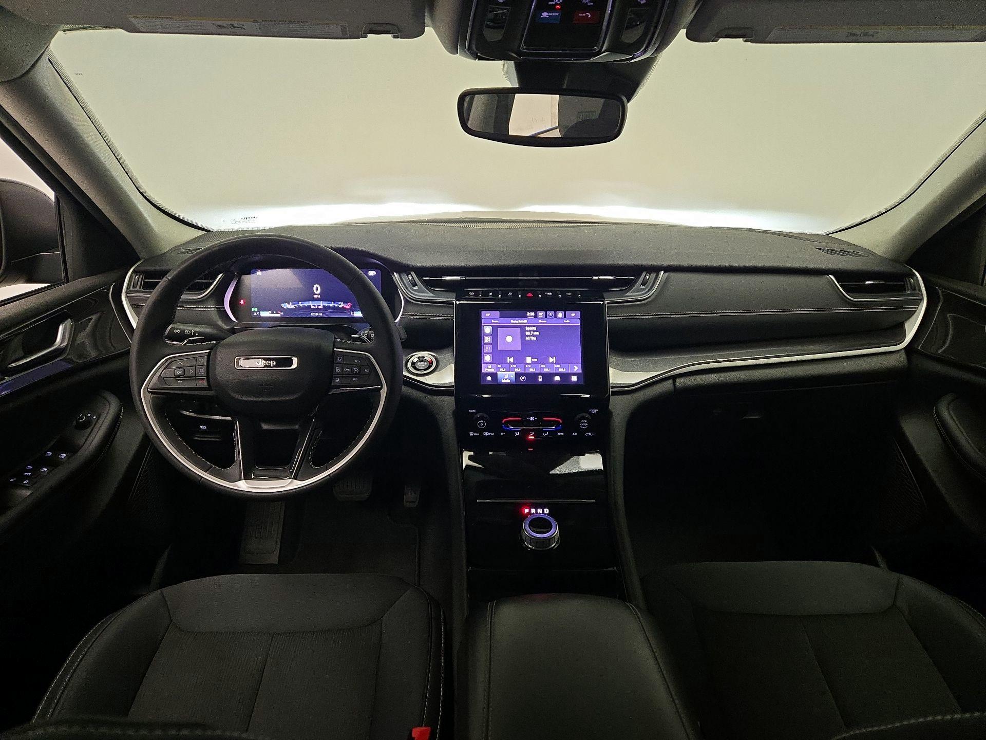 Thumbnail: 2023 Jeep Grand Cherokee - 9