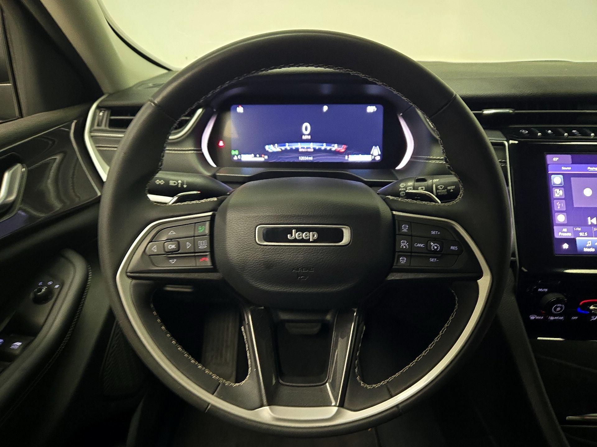 Thumbnail: 2023 Jeep Grand Cherokee - 10