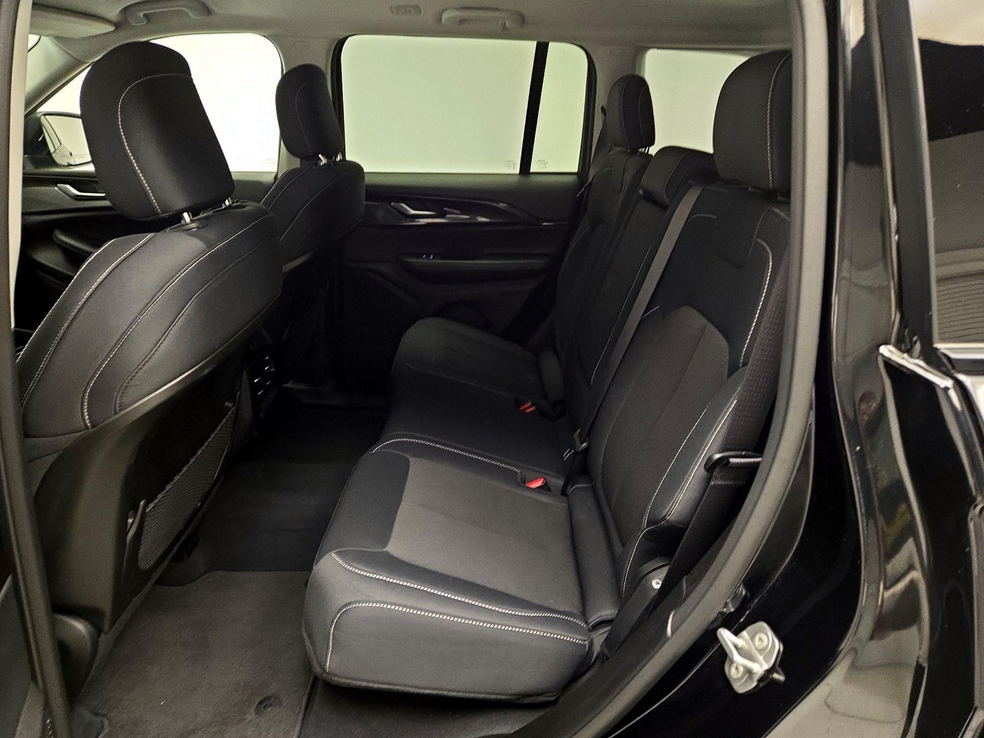 Thumbnail: 2023 Jeep Grand Cherokee - 19