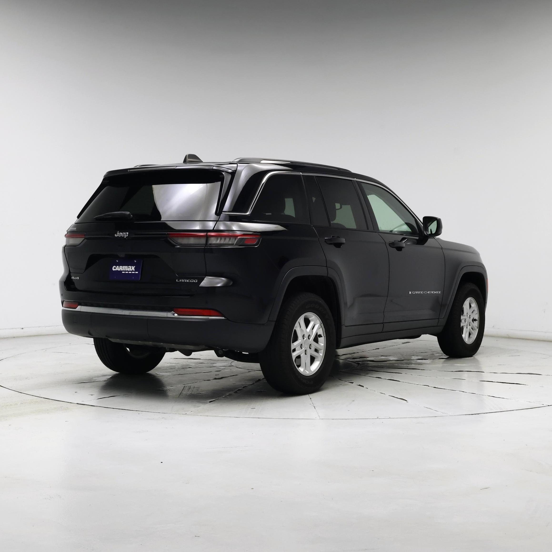 Thumbnail: 2023 Jeep Grand Cherokee - 8