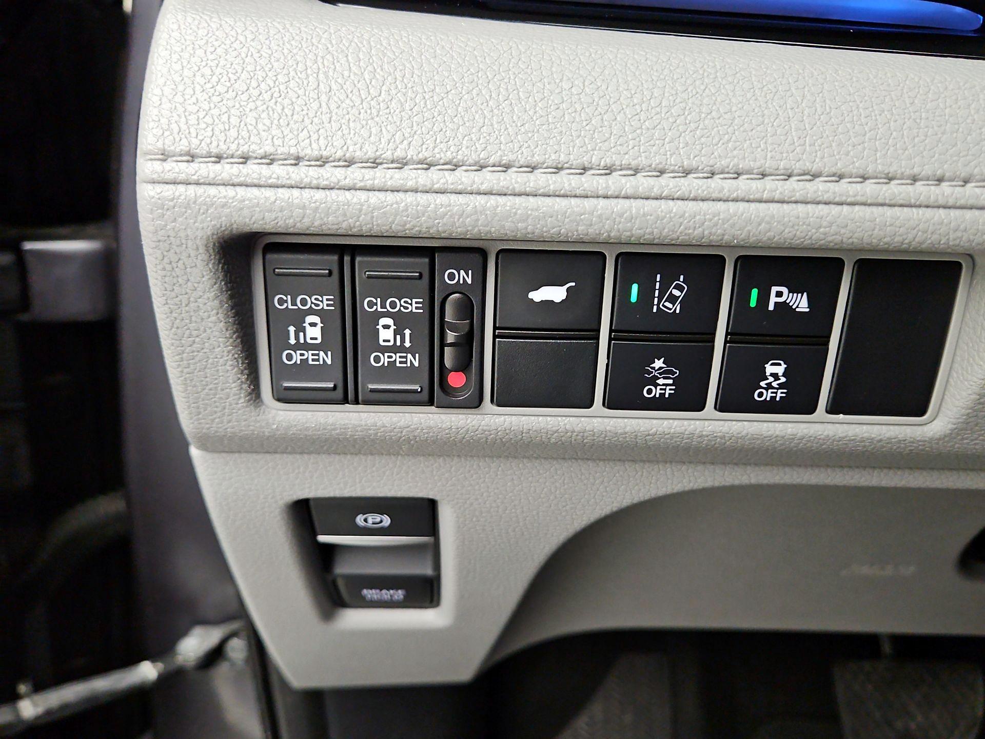 Thumbnail: 2020 Honda Odyssey - 13