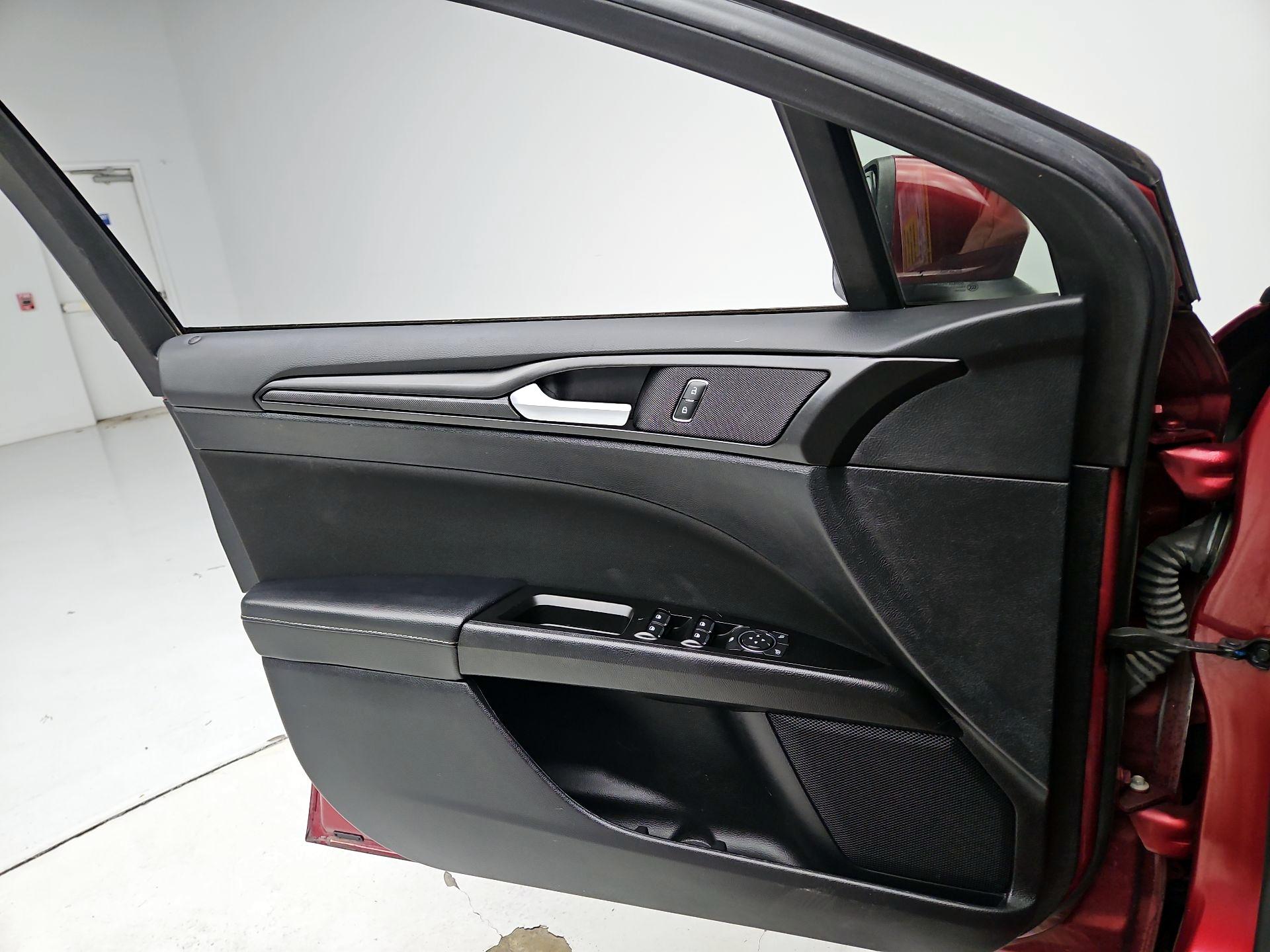 Thumbnail: 2018 Ford Fusion - 12