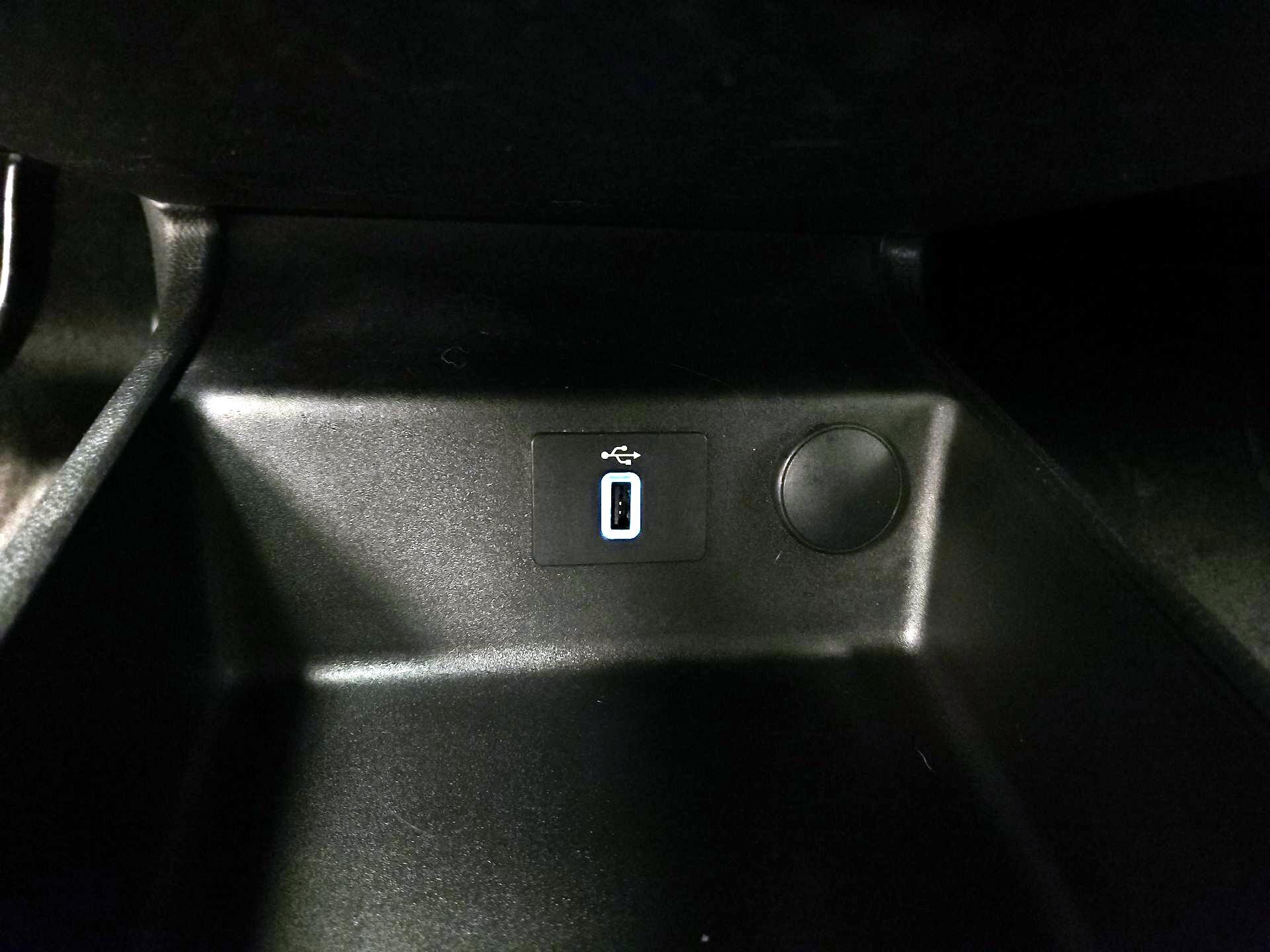 Thumbnail: 2018 Ford Fusion - 18