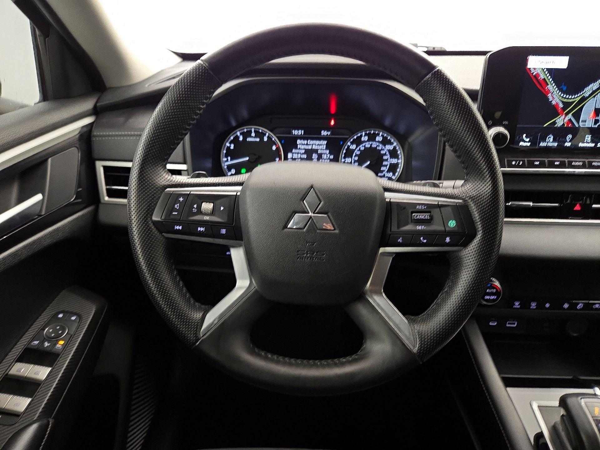 Thumbnail: 2024 Mitsubishi Outlander - 10