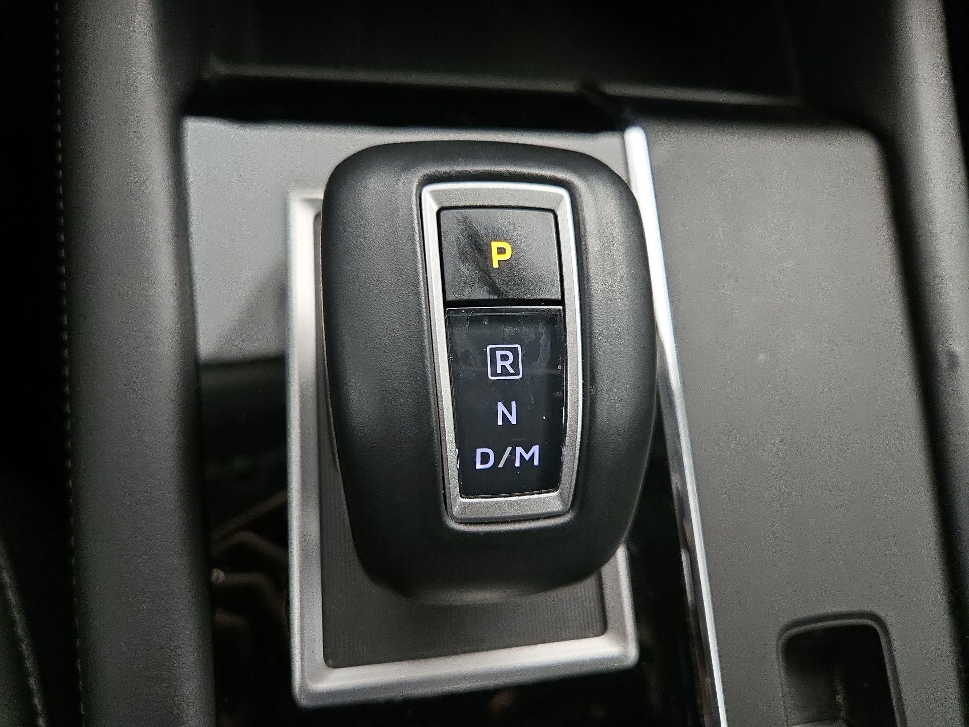 Thumbnail: 2024 Mitsubishi Outlander - 18