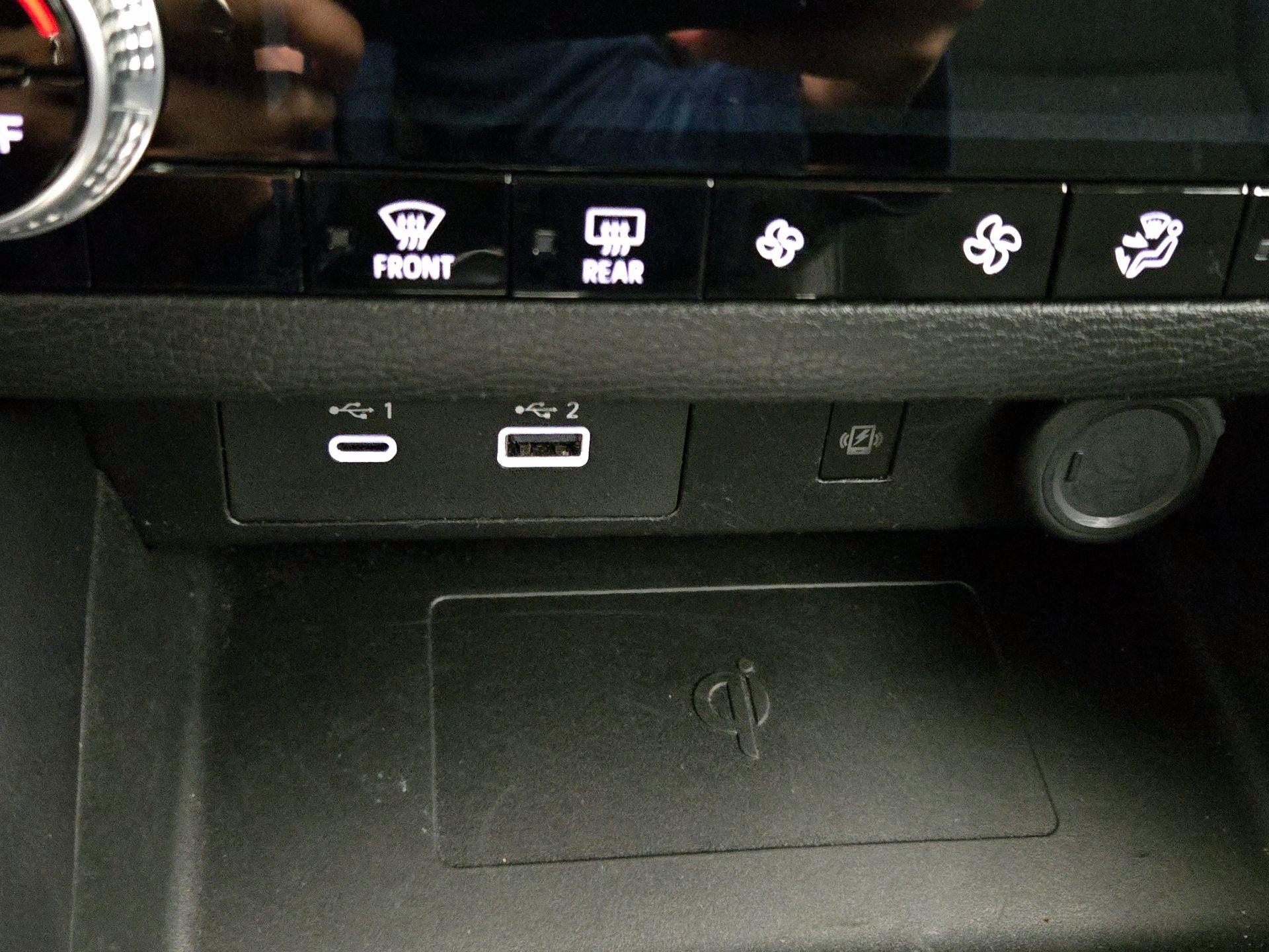 Thumbnail: 2024 Mitsubishi Outlander - 19