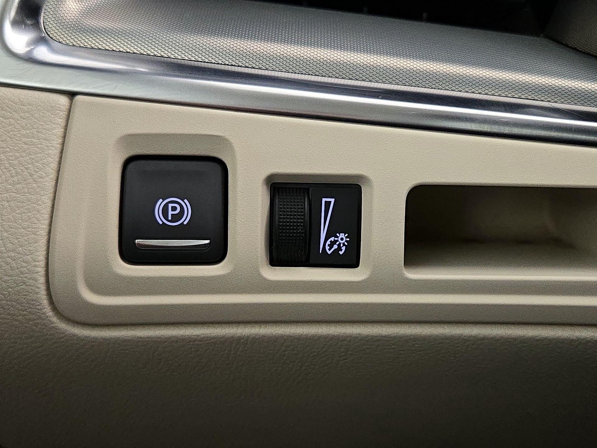 Thumbnail: 2021 Cadillac XT5 - 13