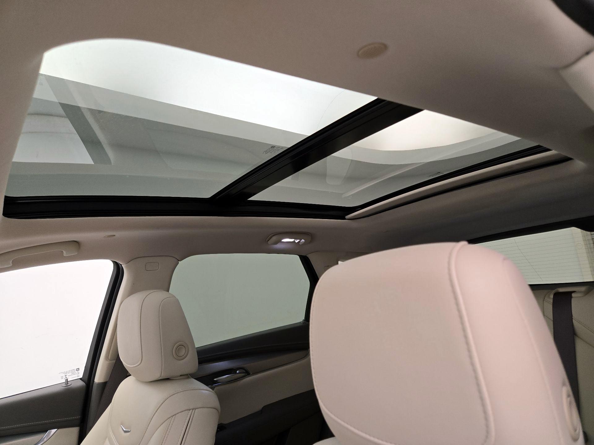 Thumbnail: 2021 Cadillac XT5 - 20