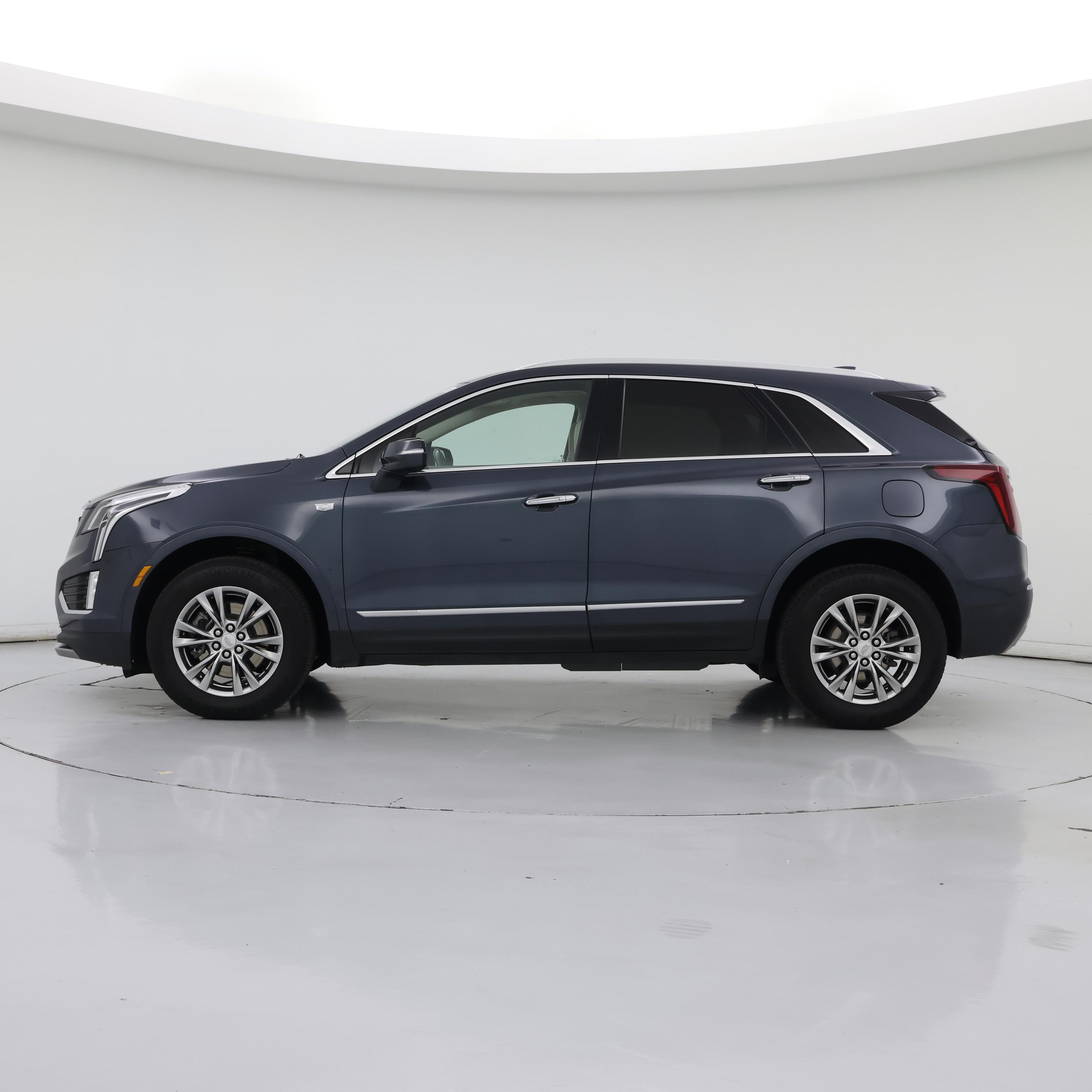 Thumbnail: 2021 Cadillac XT5 - 3