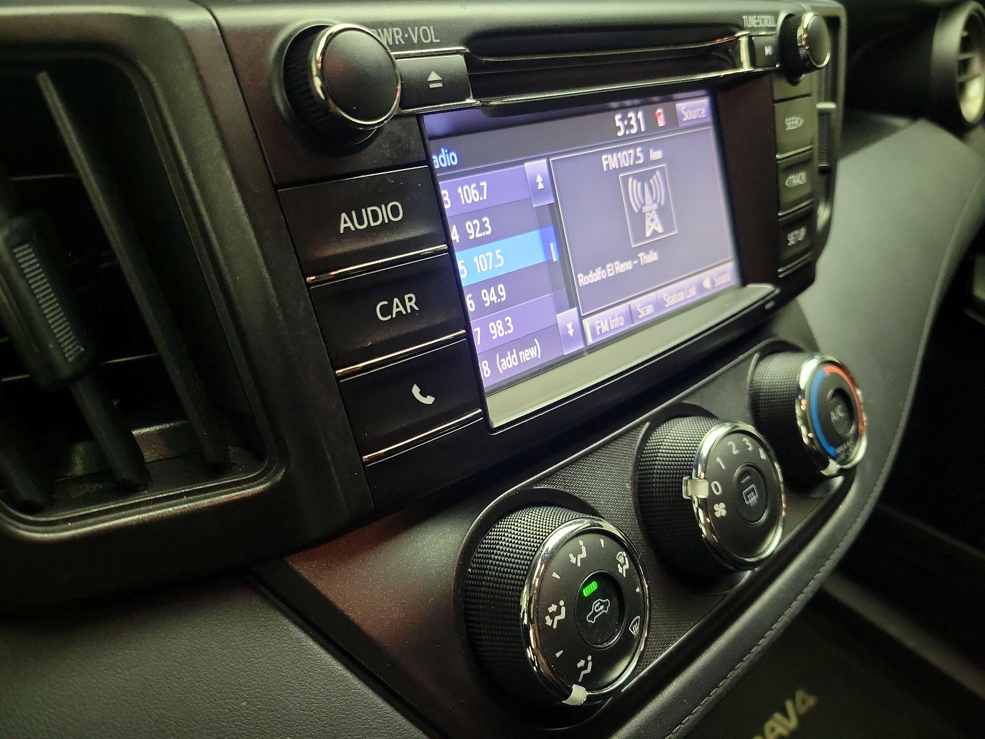 Thumbnail: 2018 Toyota RAV4 - 15