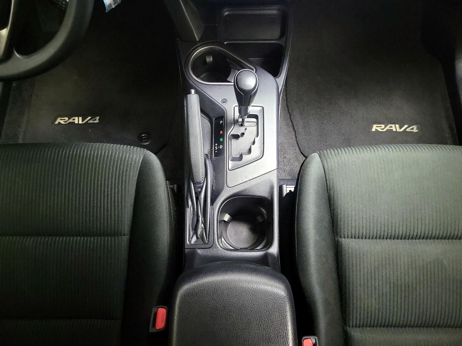 Thumbnail: 2018 Toyota RAV4 - 17