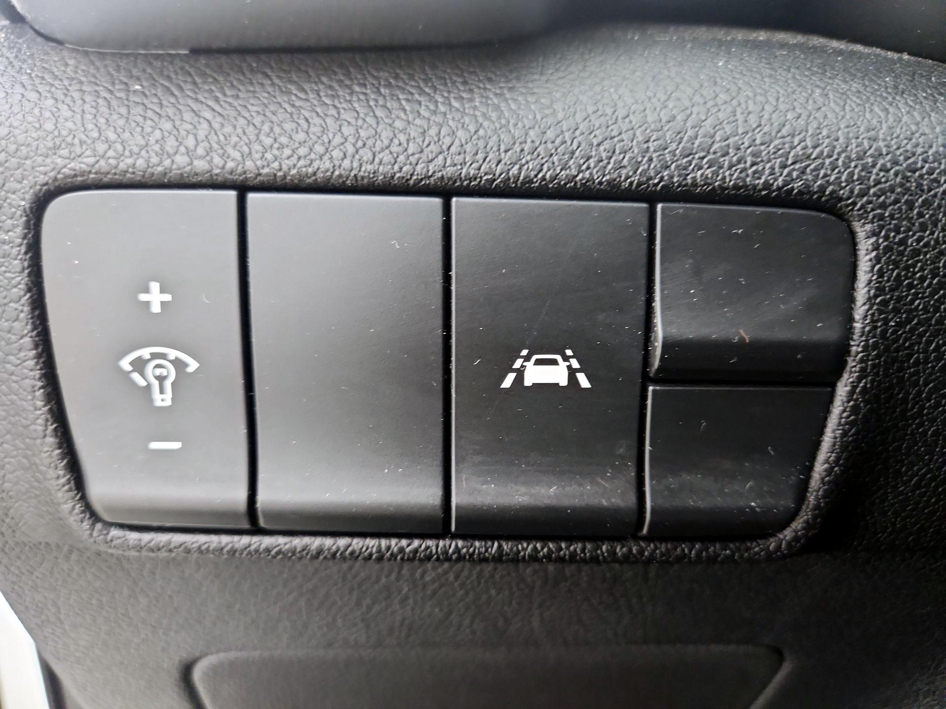 Thumbnail: 2020 Kia Sportage - 13