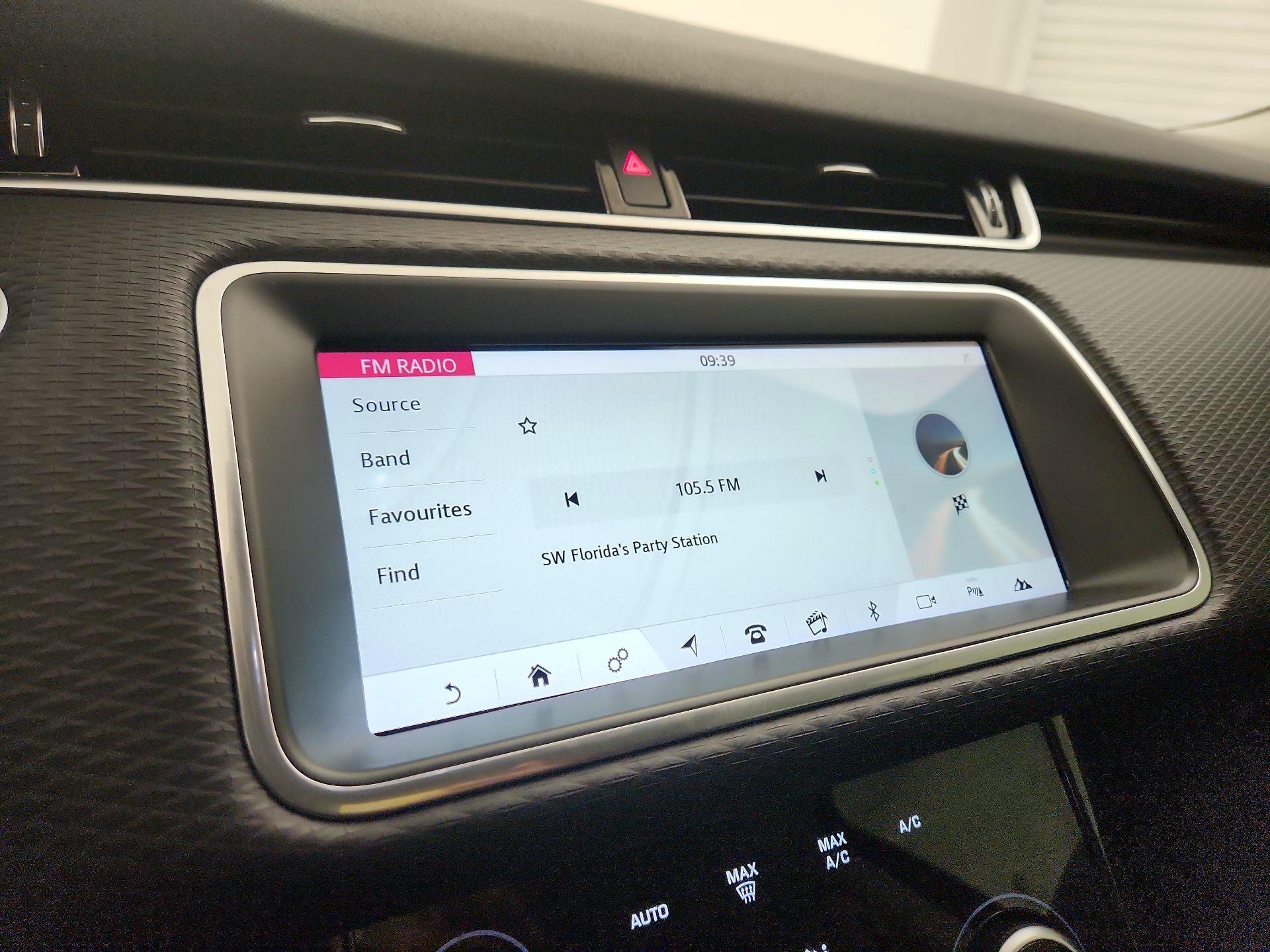 Thumbnail: 2020 Land Rover Range Rover Evoque - 16