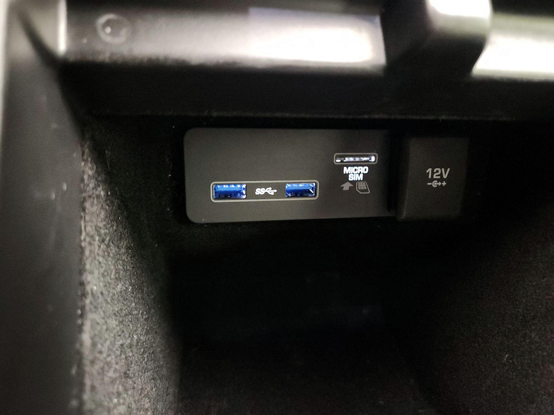 Thumbnail: 2020 Land Rover Range Rover Evoque - 19