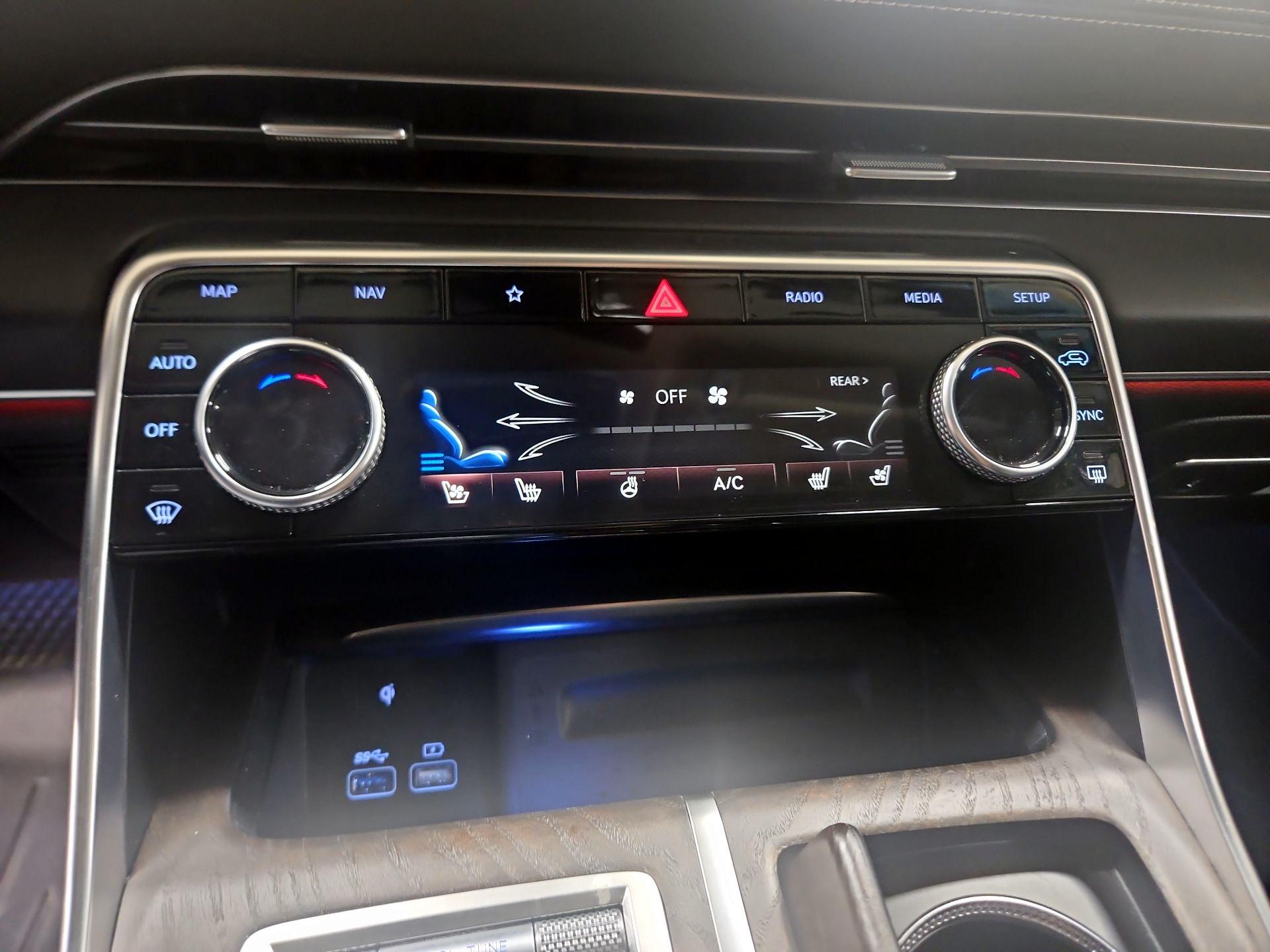 Thumbnail: 2021 Genesis GV80 - 14