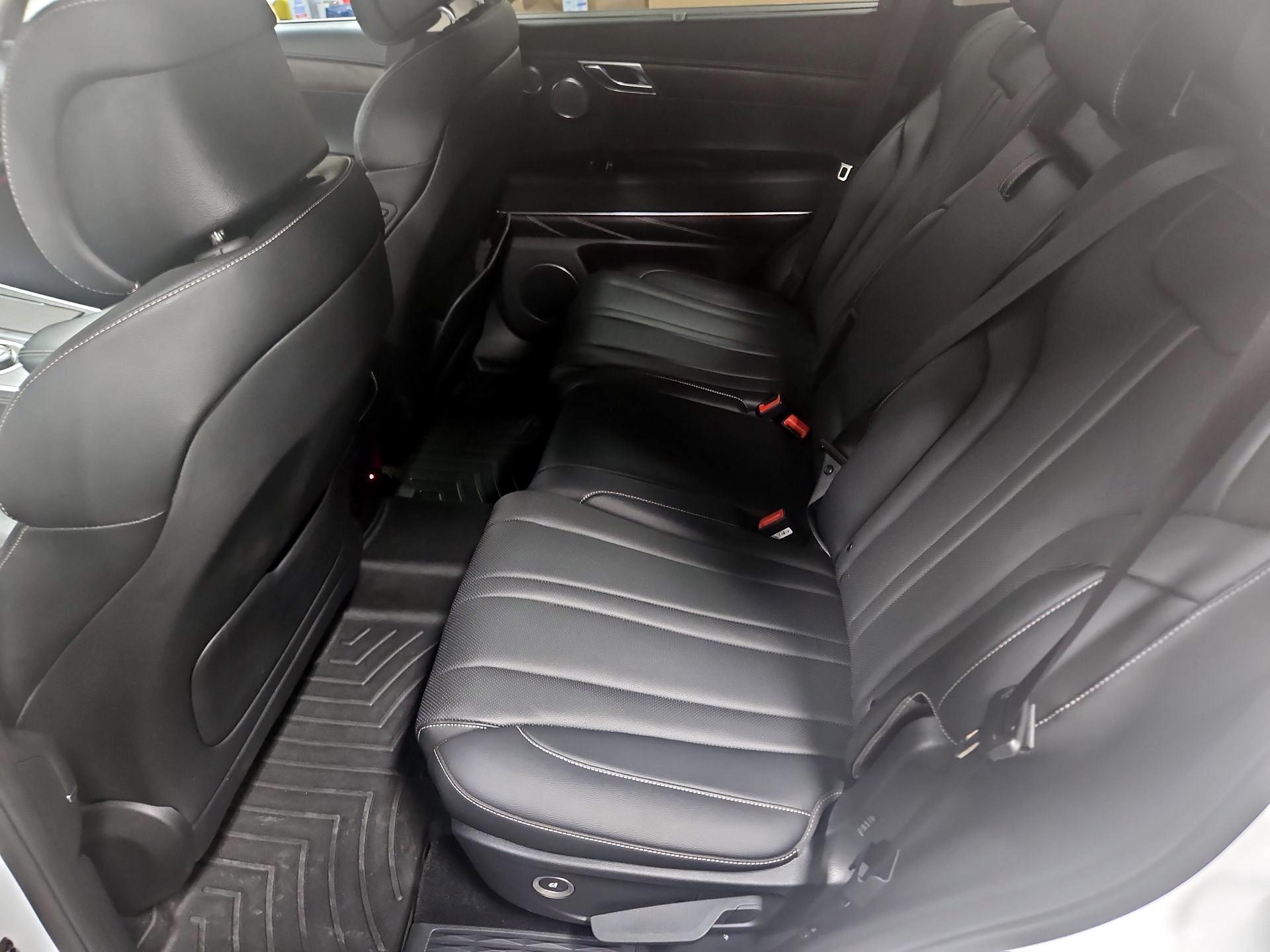 Thumbnail: 2021 Genesis GV80 - 17