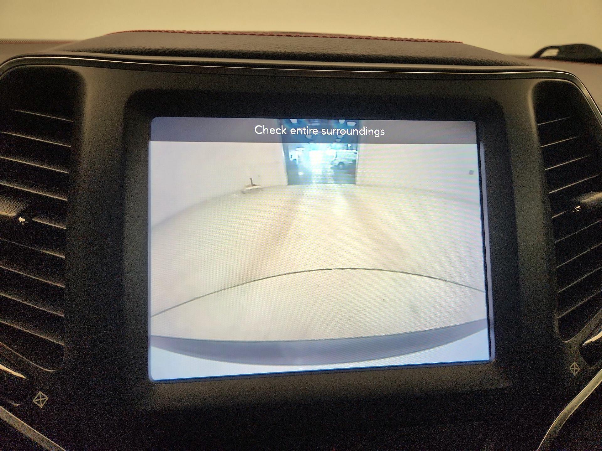 Thumbnail: 2020 Jeep Cherokee - 14