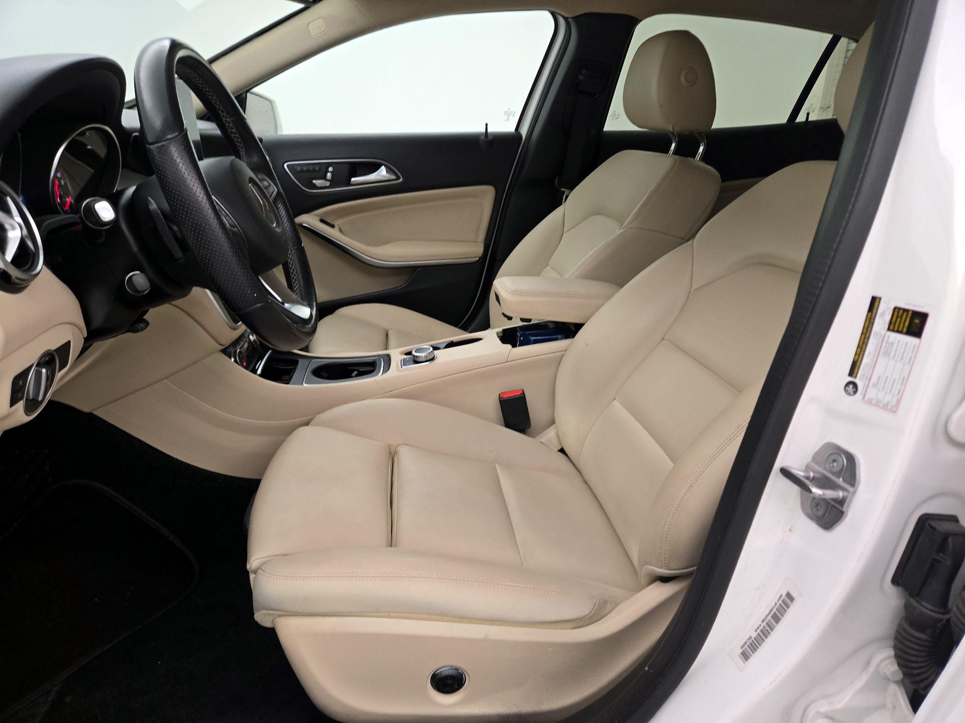 Thumbnail: 2019 Mercedes-Benz GLA - 11