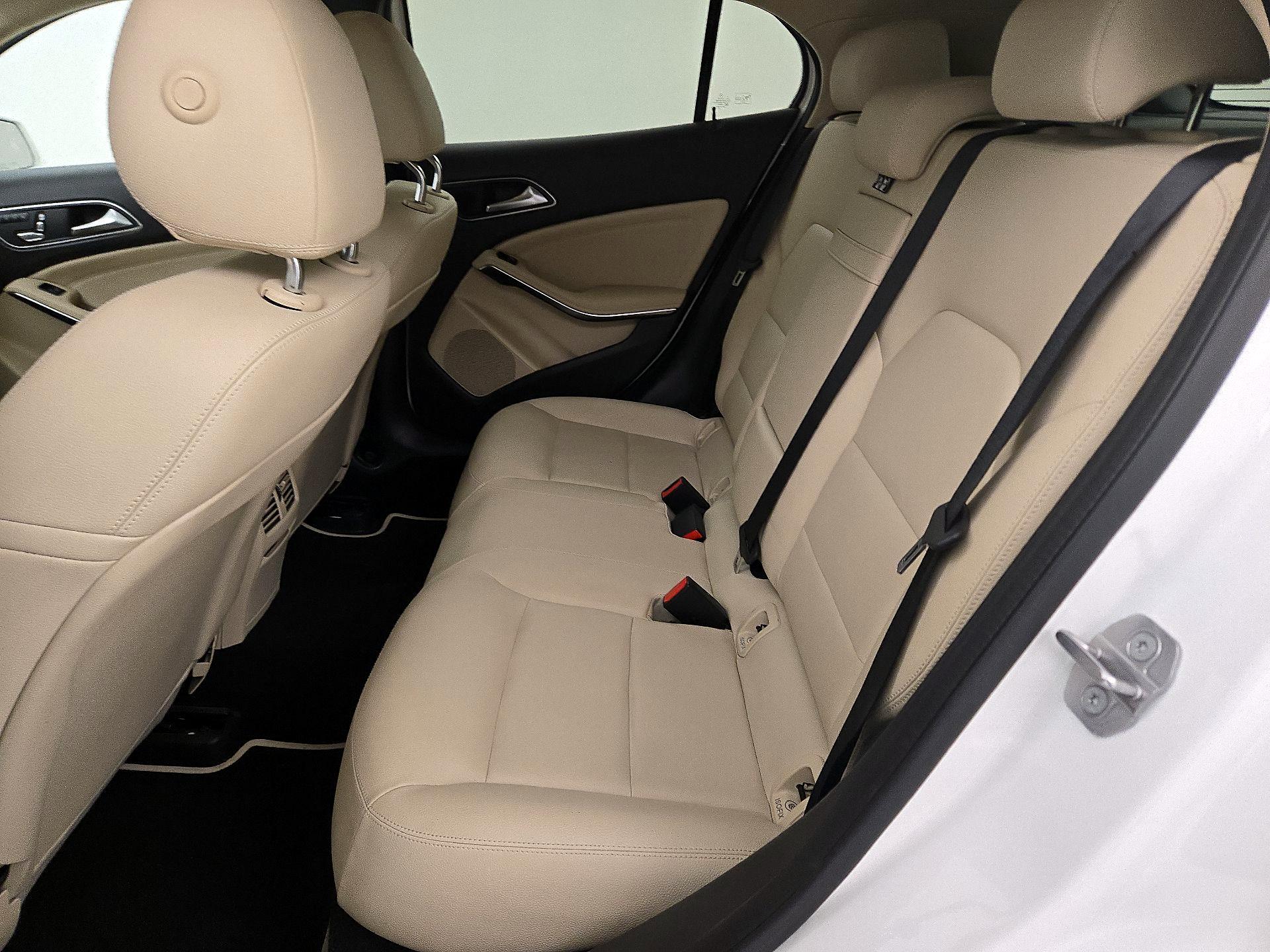 Thumbnail: 2019 Mercedes-Benz GLA - 19