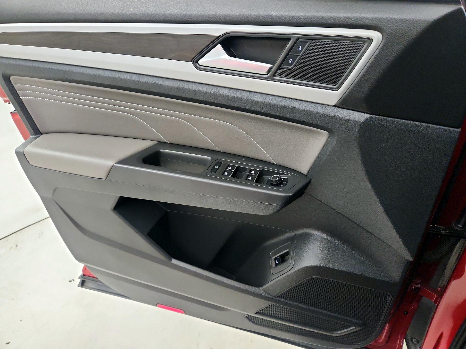 Thumbnail: 2023 Volkswagen Atlas - 12