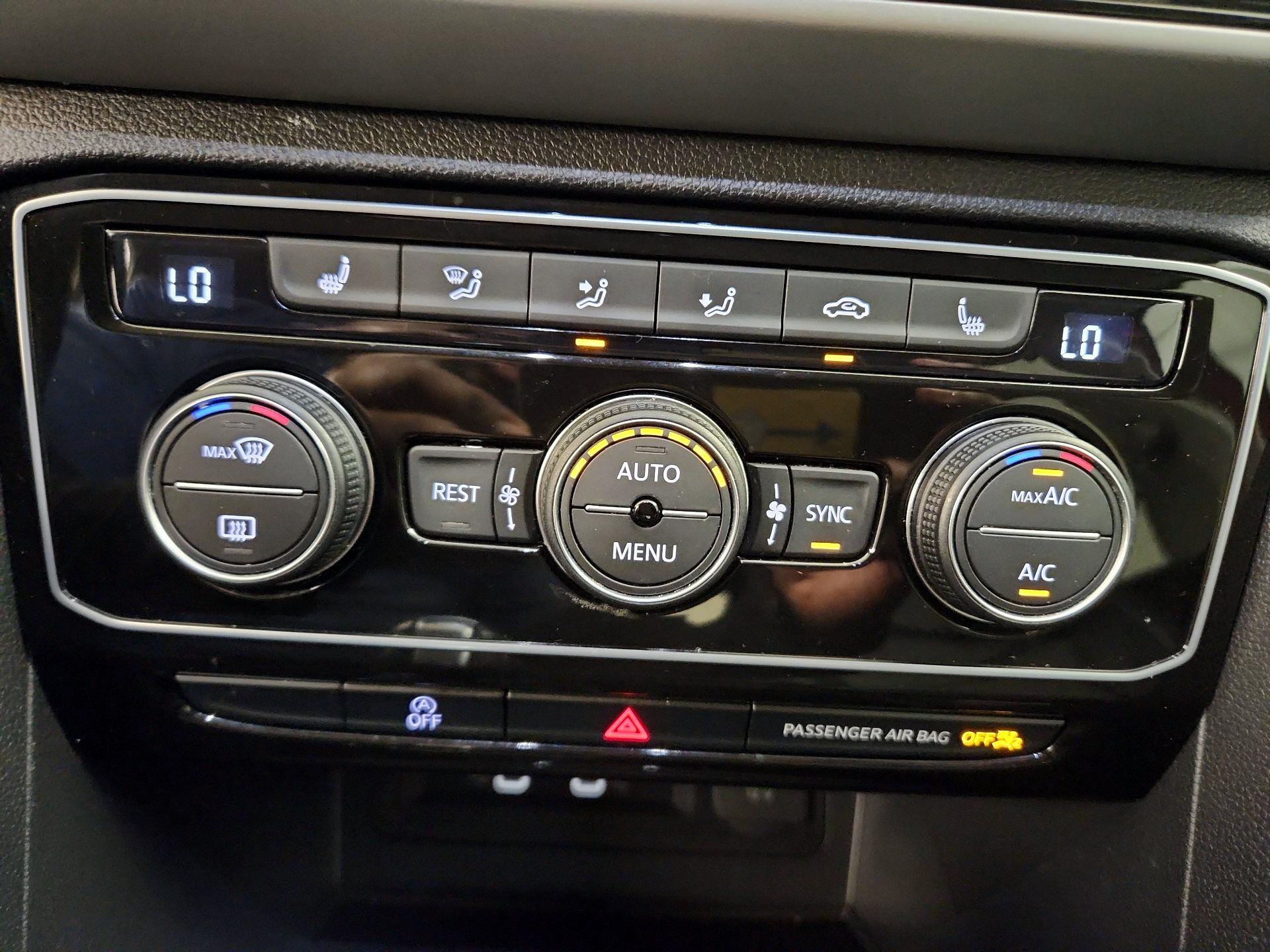 Thumbnail: 2023 Volkswagen Atlas - 16