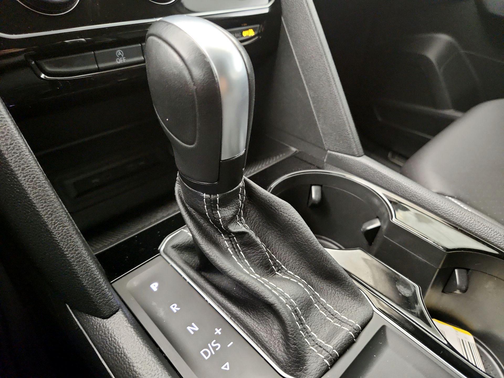 Thumbnail: 2022 Volkswagen Atlas - 15