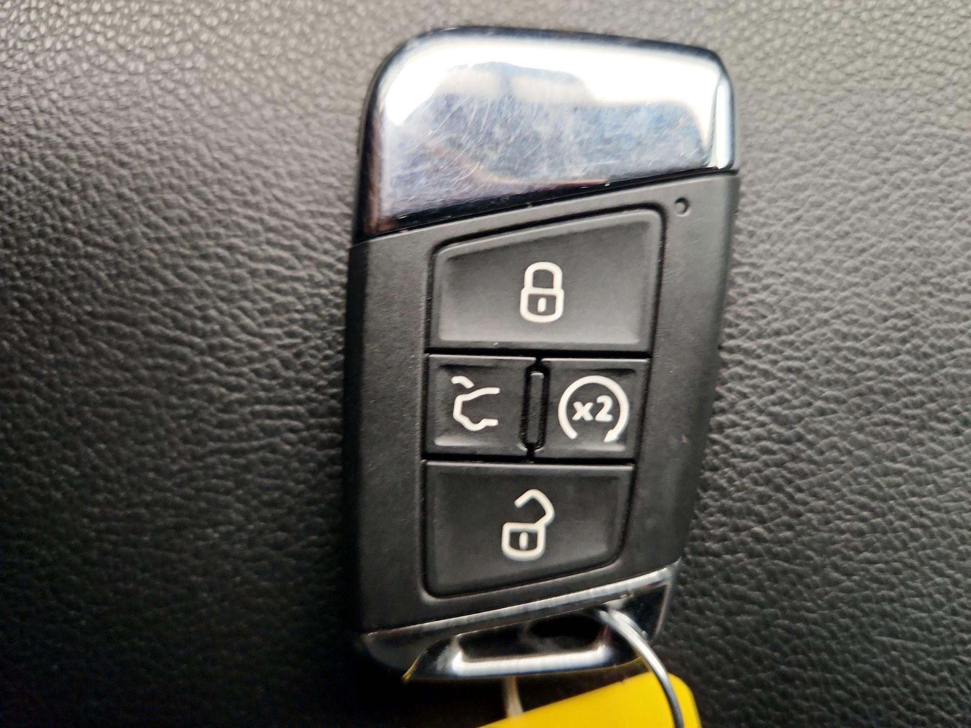 Thumbnail: 2022 Volkswagen Atlas - 18