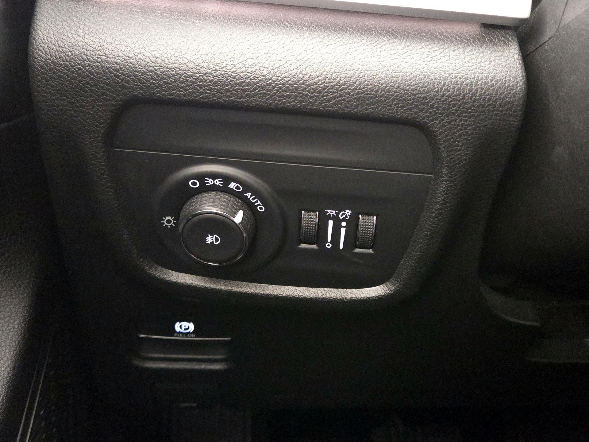 Thumbnail: 2023 Jeep Grand Cherokee - 13