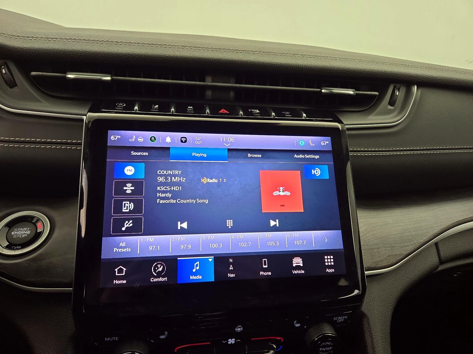 Thumbnail: 2023 Jeep Grand Cherokee - 16