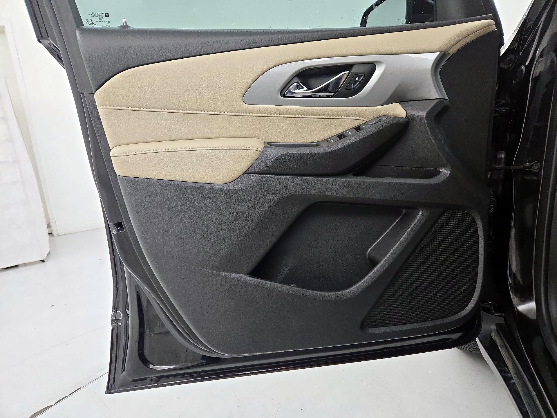 Thumbnail: 2022 Chevrolet Traverse - 12