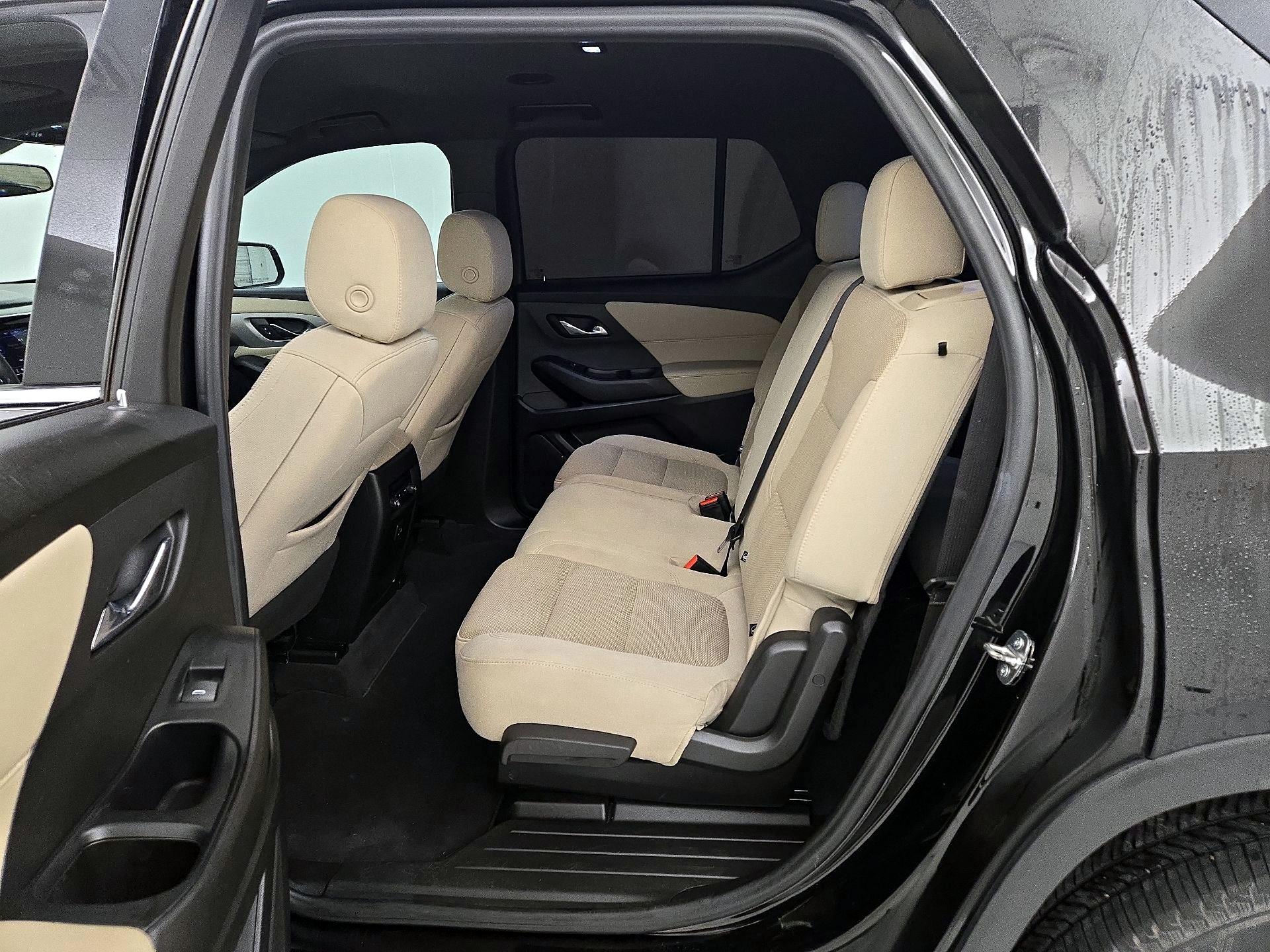 Thumbnail: 2022 Chevrolet Traverse - 19