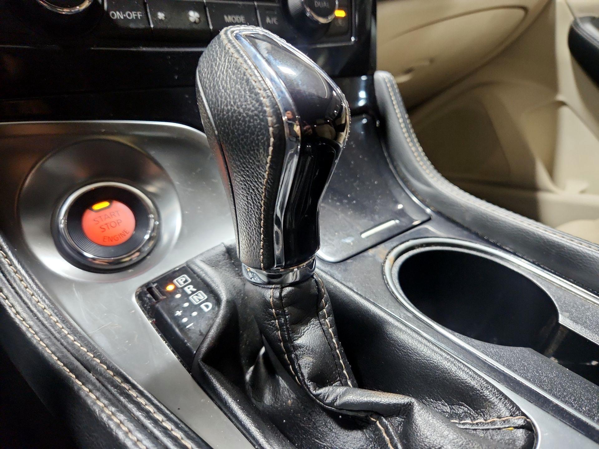 Thumbnail: 2017 Nissan Maxima - 15