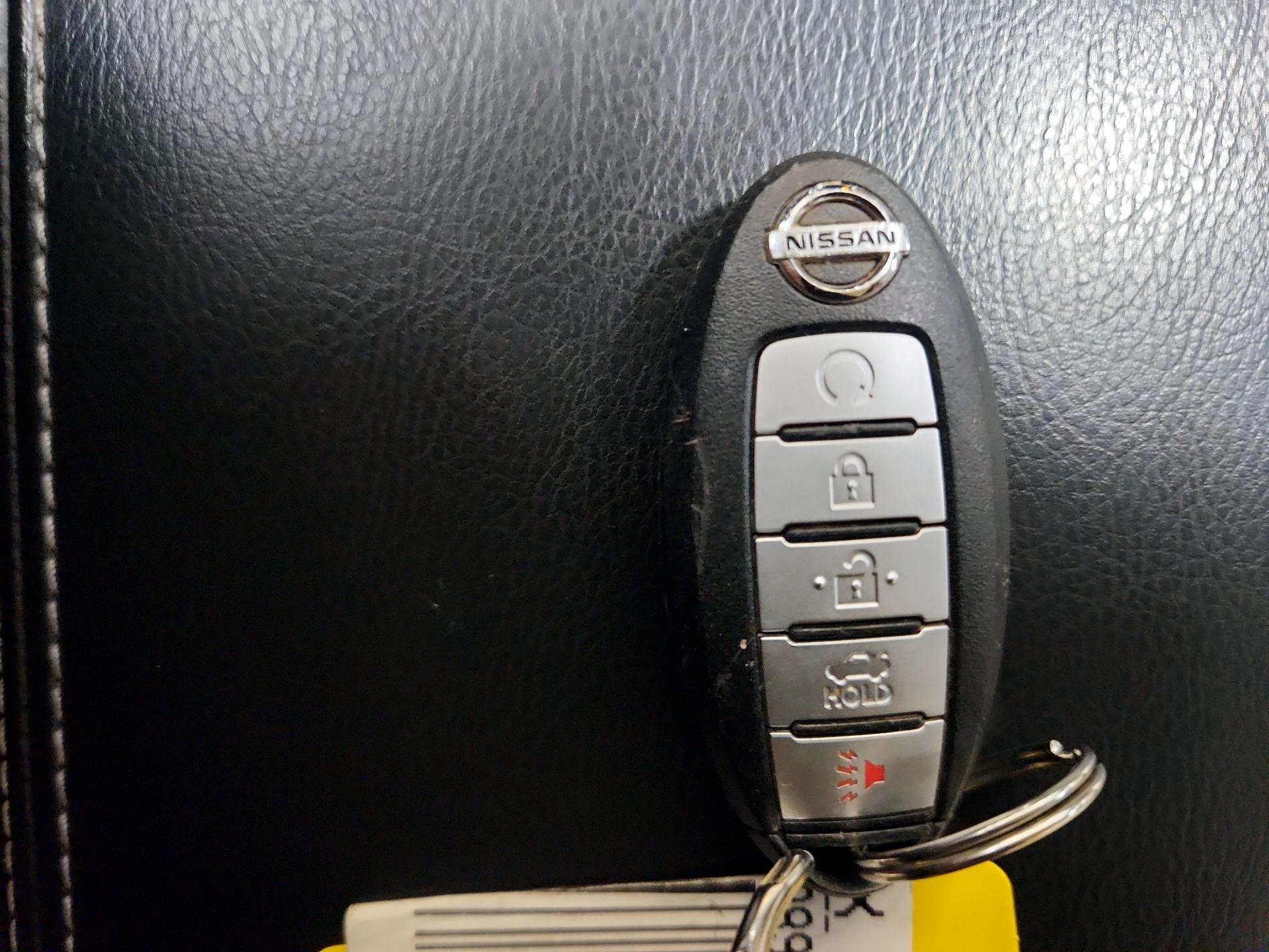 Thumbnail: 2017 Nissan Maxima - 18