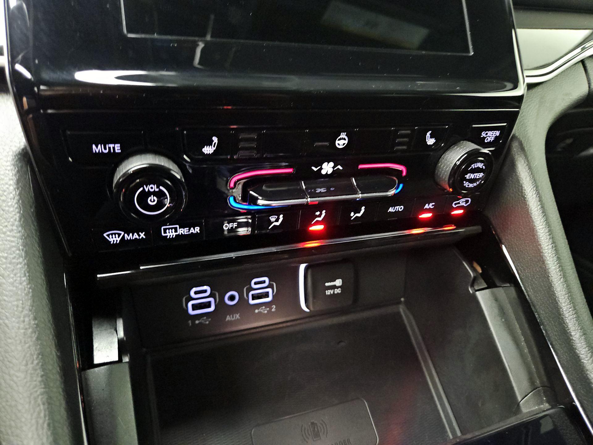 Thumbnail: 2023 Jeep Grand Cherokee - 16