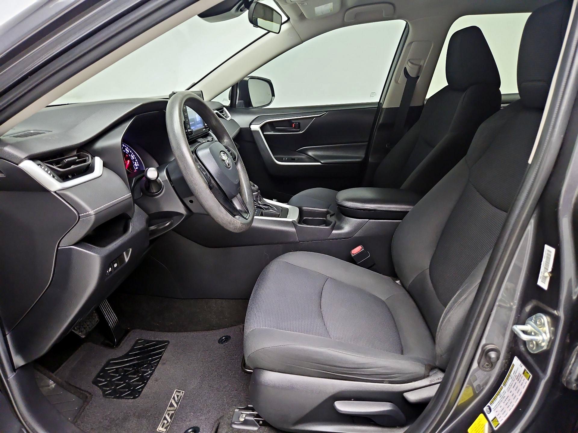 Thumbnail: 2020 Toyota RAV4 - 11