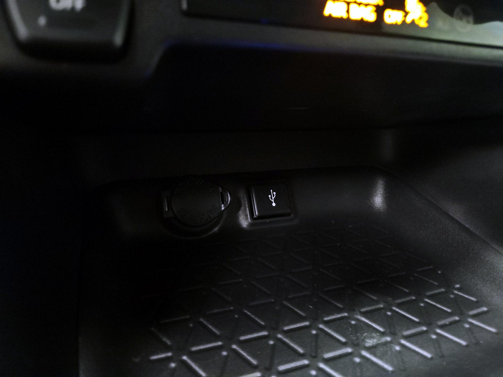 Thumbnail: 2020 Toyota RAV4 - 18