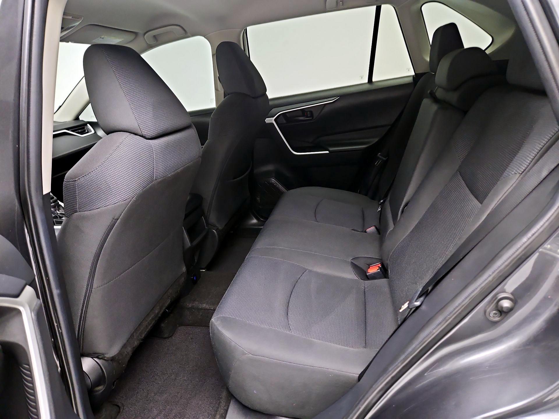 Thumbnail: 2020 Toyota RAV4 - 19