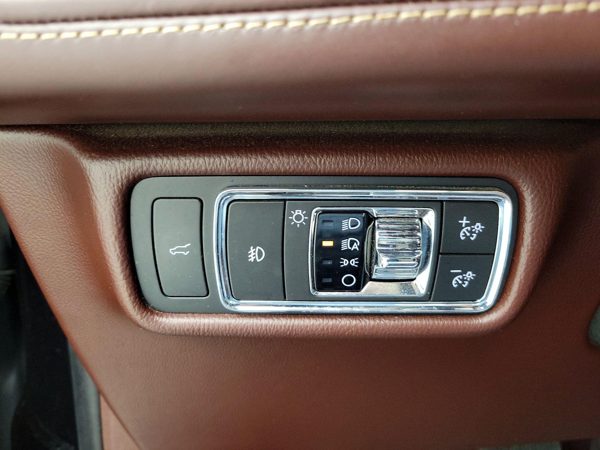 Thumbnail: 2023 Lincoln Aviator - 13