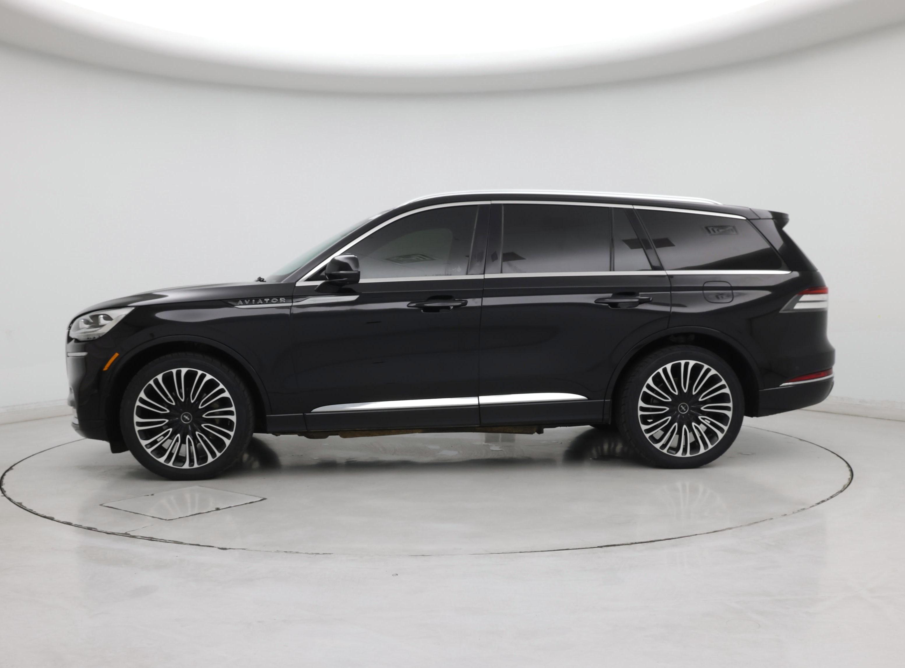 Thumbnail: 2023 Lincoln Aviator - 3
