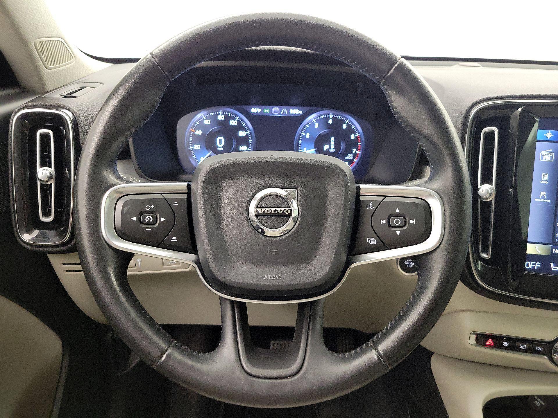 Thumbnail: 2019 Volvo XC40 - 10