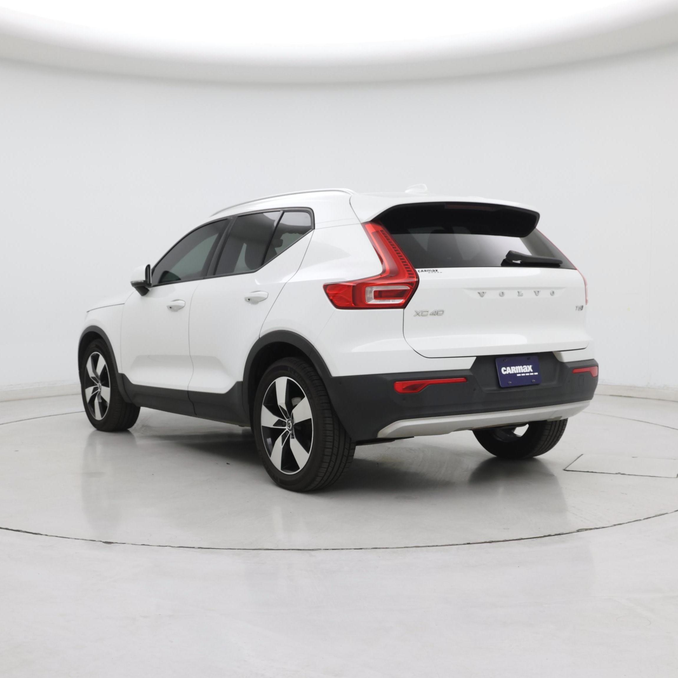 Thumbnail: 2019 Volvo XC40 - 2