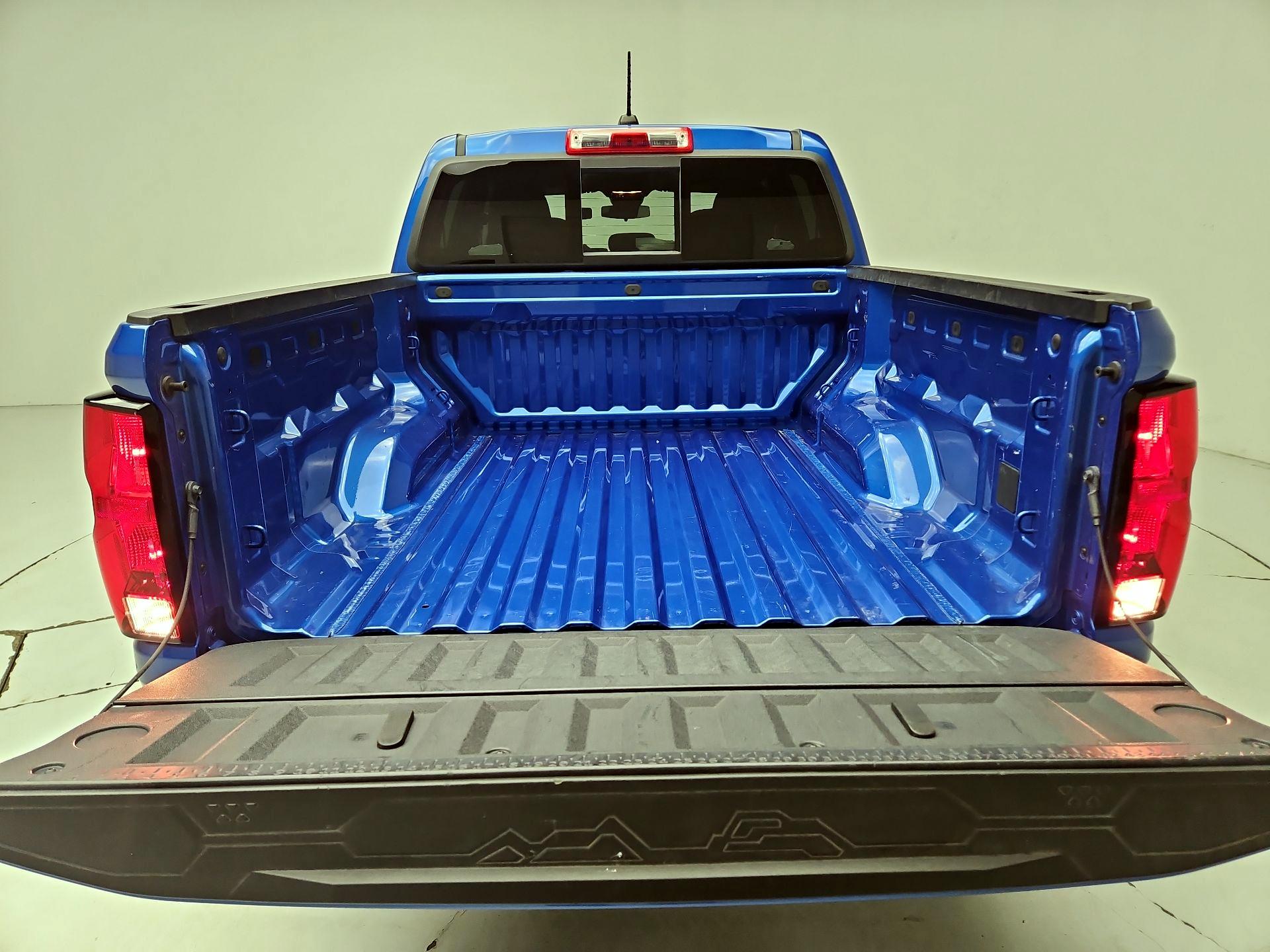 Thumbnail: 2024 Chevrolet Colorado - 19