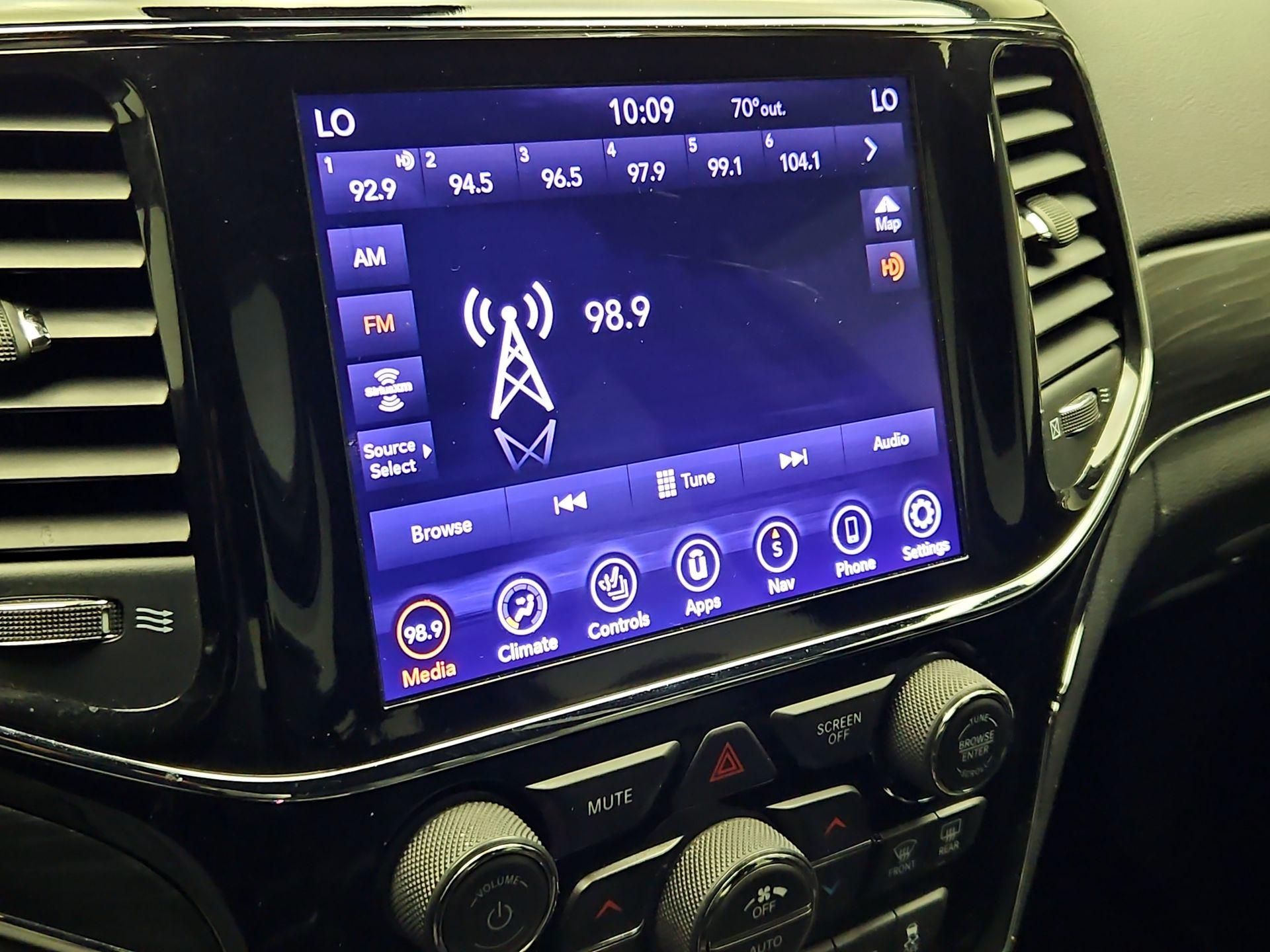 Thumbnail: 2020 Jeep Grand Cherokee - 14