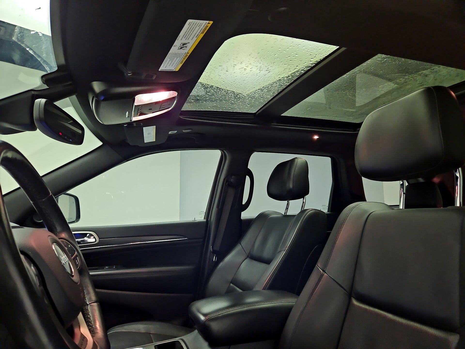 Thumbnail: 2020 Jeep Grand Cherokee - 18