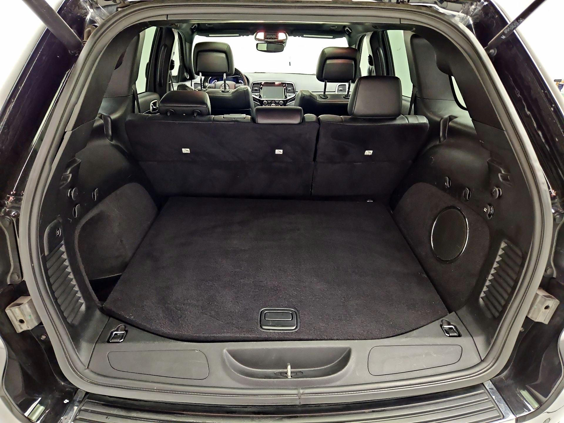 Thumbnail: 2020 Jeep Grand Cherokee - 20