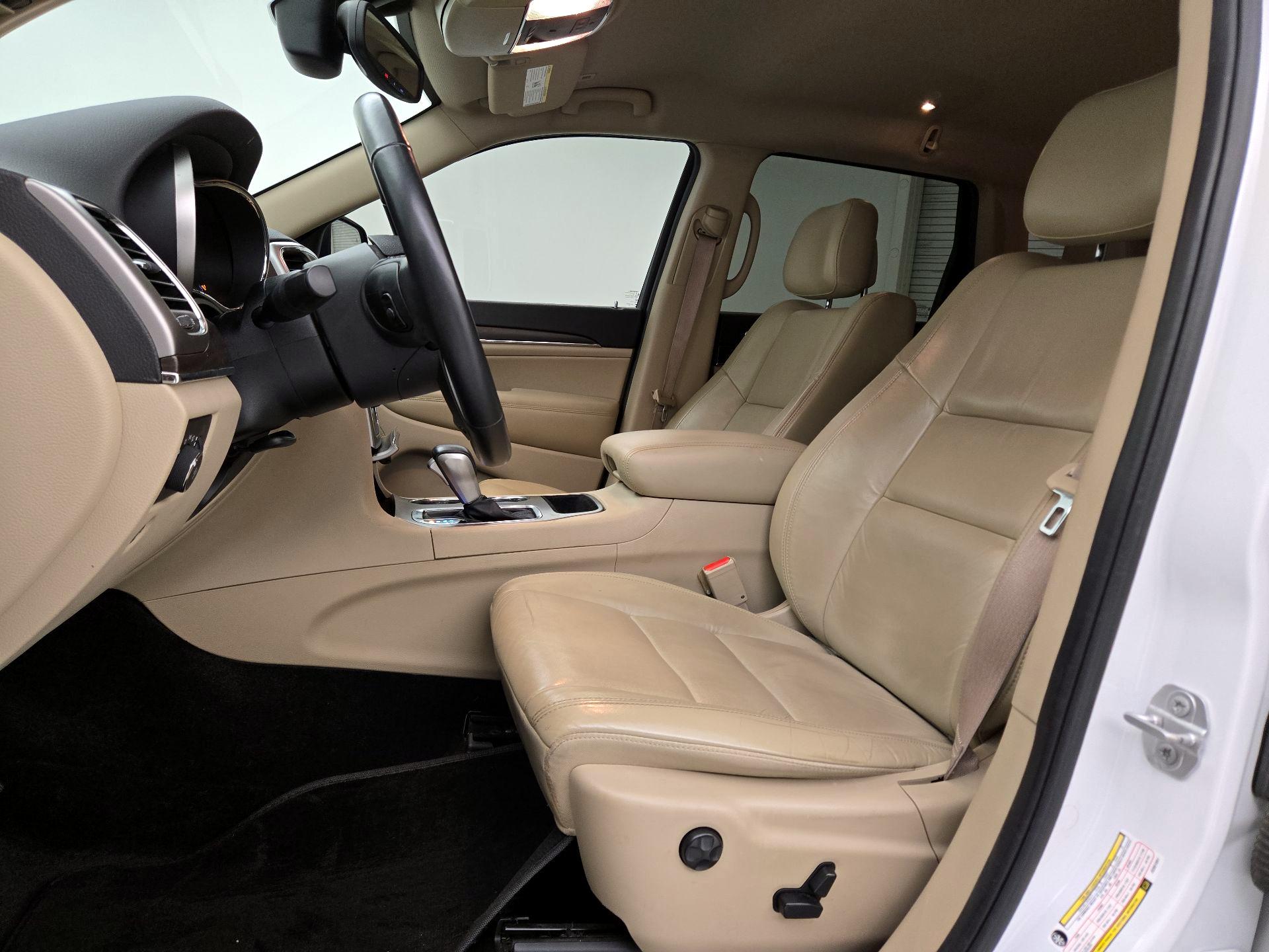 Thumbnail: 2018 Jeep Grand Cherokee - 11