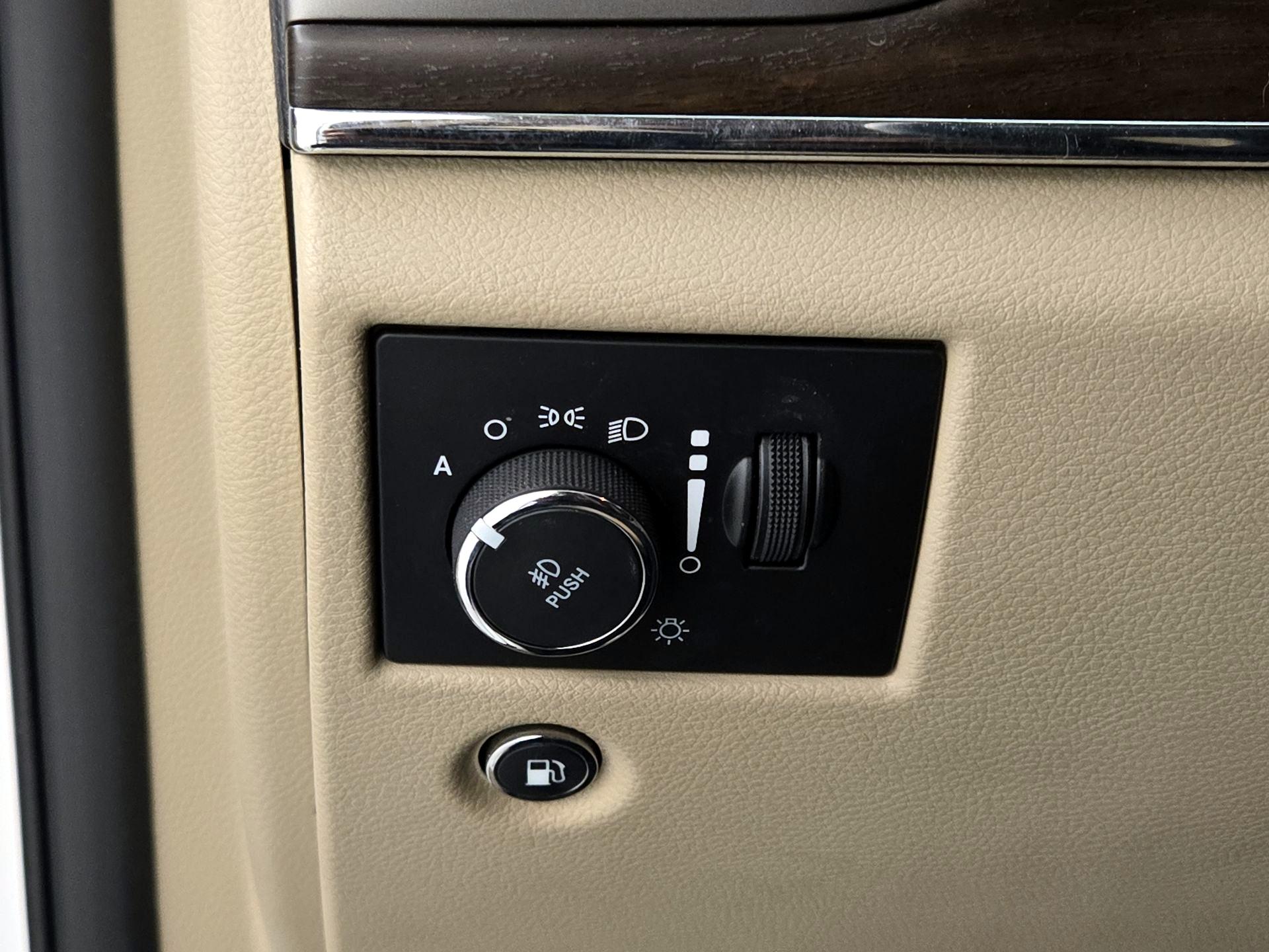 Thumbnail: 2018 Jeep Grand Cherokee - 13