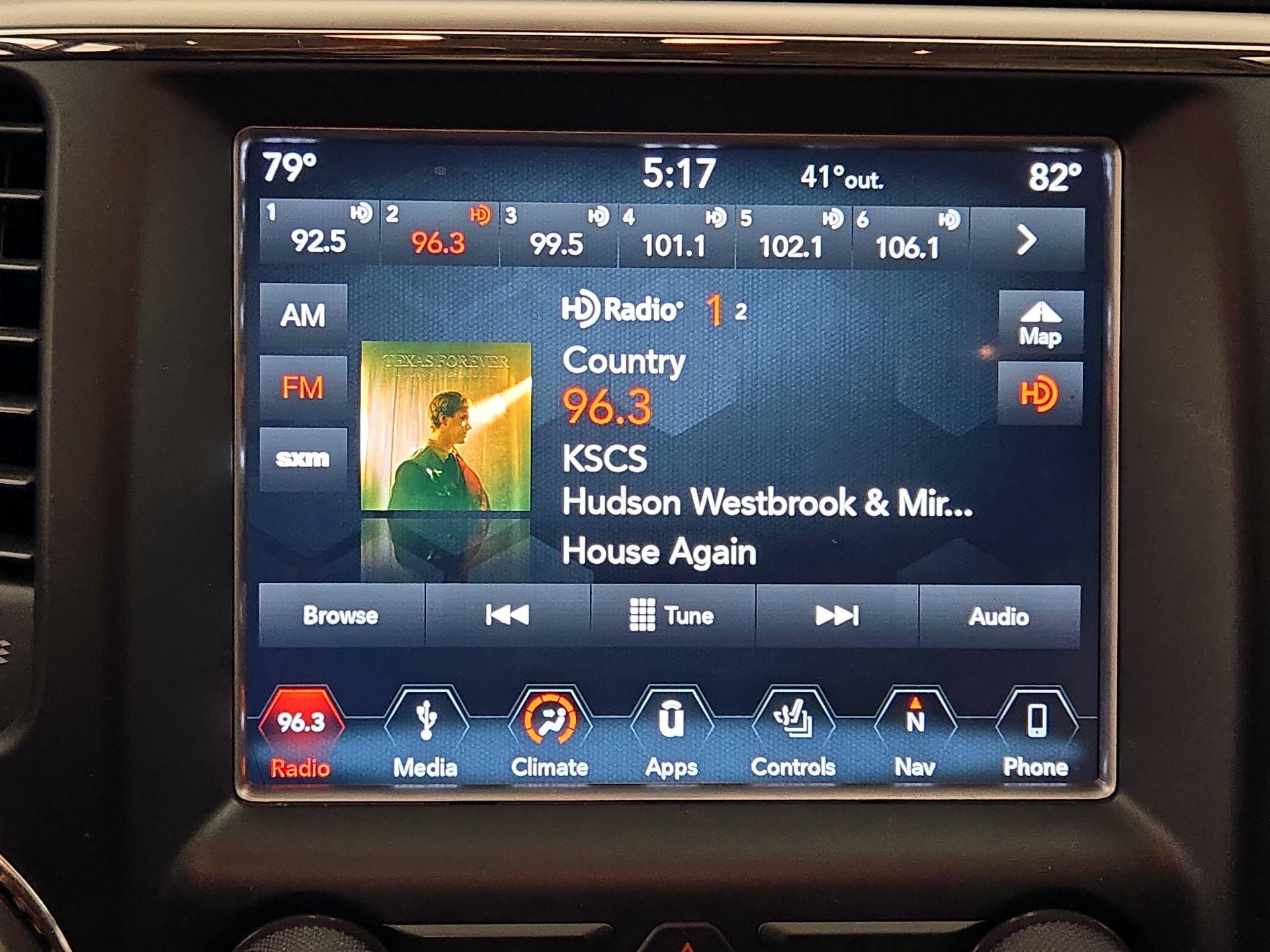 Thumbnail: 2018 Jeep Grand Cherokee - 16